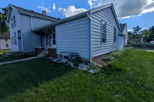726 S Jefferson St, Woodstock, IL 60098 - Photo 3