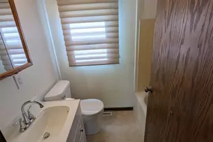 726 S Jefferson St, Woodstock, IL 60098 - Photo 9