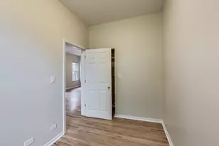 2323 N Cambridge Ave, Chicago, IL 60614 - Photo 13