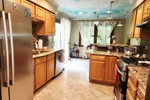 1629 Holly Ln, Darien, IL 60561 - Photo 5