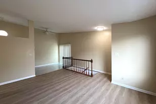 341 Jefferson Ct, Vernon Hills, IL 60061 - Photo 5