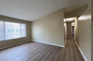 341 Jefferson Ct, Vernon Hills, IL 60061 - Photo 3