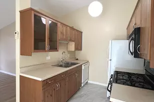 341 Jefferson Ct, Vernon Hills, IL 60061 - Photo 7