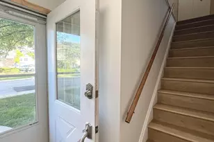 341 Jefferson Ct, Vernon Hills, IL 60061 - Photo 11