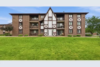 10521 S Roberts Road #3A, Palos Hills, IL 60465 - Photo 1