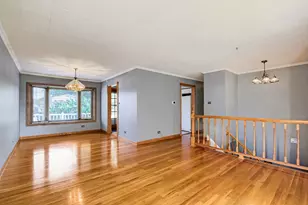 5839 Edward Dr, Oak Forest, IL 60452 - Photo 5