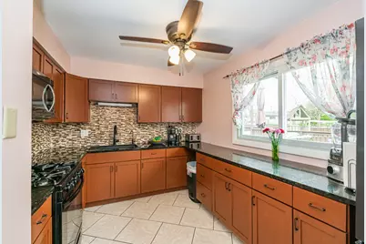 810 Oakton Avenue, Romeoville, IL 60446 - Photo 9