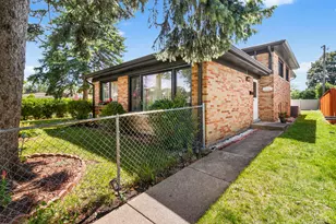 2196 Spruce Ave, Des Plaines, IL 60018 - Photo 1