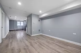 1615 S Komensky Ave, Chicago, IL 60623 - Photo 9