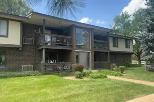 571 Somerset Ln, Crystal Lake, IL 60014 - Photo 1