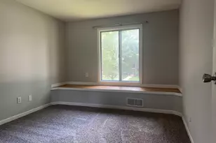 571 Somerset Ln, Crystal Lake, IL 60014 - Photo 13