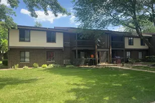 571 Somerset Ln, Crystal Lake, IL 60014 - Photo 3
