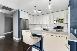 2510 W Irving Park Rd, Chicago, IL 60618 - Photo 9