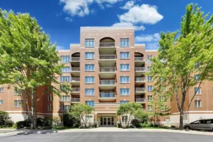 390 S Western Ave, Des Plaines, IL 60016 - Photo 1