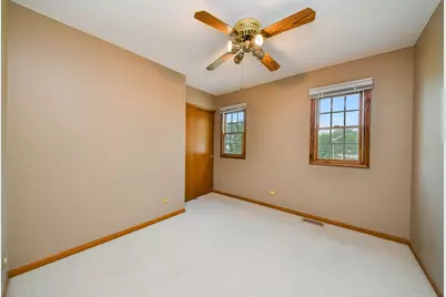 959 Hill Crest Drive, Carol Stream, IL 60188 - Photo 23