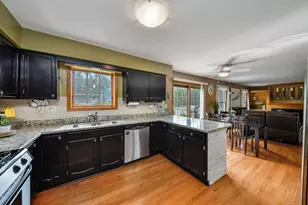 959 Hill Crest Dr, Carol Stream, IL 60188 - Photo 5