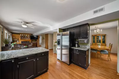 959 Hill Crest Drive, Carol Stream, IL 60188 - Photo 7