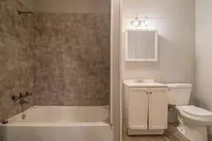 7841 S Kingston Ave, Chicago, IL 60649 - Photo 13