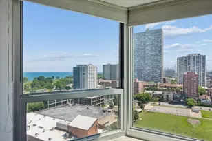 720 W Gordon Terrace, Chicago, IL 60613 - Photo 17