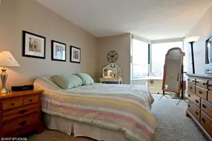 720 W Gordon Terrace, Chicago, IL 60613 - Photo 15