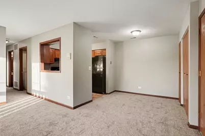 219 Uteg Street #E, Crystal Lake, IL 60014 - Photo 5