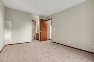 219 Uteg St, Crystal Lake, IL 60014 - Photo 7
