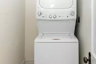2837 N Central Park Ave, Chicago, IL 60618 - Photo 11