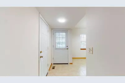 468 Minnesota Circle, Carol Stream, IL 60188 - Photo 5