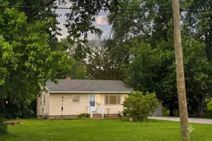 111 Meadow Ave, Woodstock, IL 60098 - Photo 1