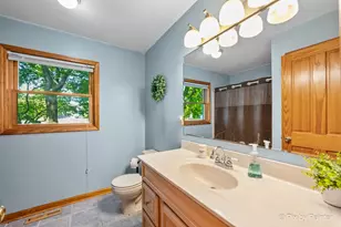 2116 N Pebble Dr, McHenry, IL 60051 - Photo 19