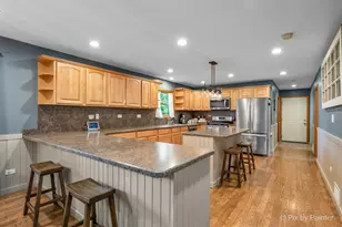 2116 N Pebble Dr, McHenry, IL 60051 - Photo 7