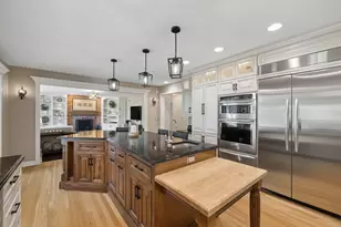 5401 Challen Pl, Downers Grove, IL 60515 - Photo 9
