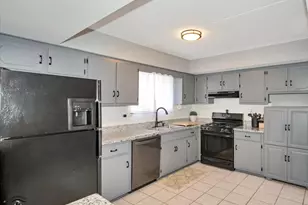 8124 W 169th St, Tinley Park, IL 60477 - Photo 11