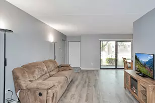 8124 W 169th St, Tinley Park, IL 60477 - Photo 3