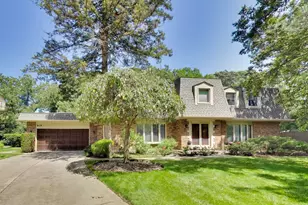 839 Edgewood Ct, Highland Park, IL 60035 - Photo 1