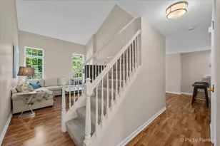 624 Daisy Ln, Roselle, IL 60172 - Photo 3
