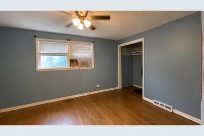 8635 S Burnham Avenue, Chicago, IL 60617 - Photo 7