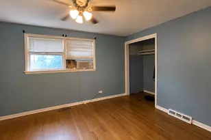 8635 S Burnham Ave, Chicago, IL 60617 - Photo 7