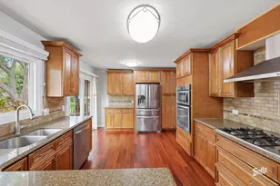 750 Dunhill Dr, Buffalo Grove, IL 60089 - Photo 7