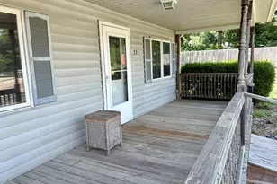 221 N George St, Clifton, IL 61727 - Photo 3