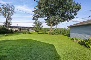 274 Oaktree Ave, Salem, IL 62881 - Photo 7