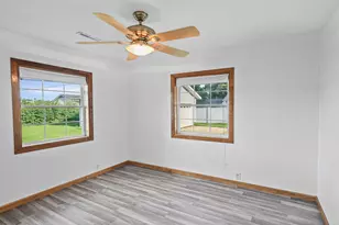 274 Oaktree Ave, Salem, IL 62881 - Photo 25