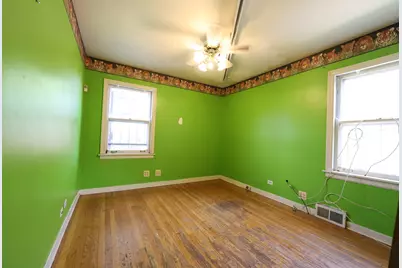 10838 S Wallace Street, Chicago, IL 60628 - Photo 11