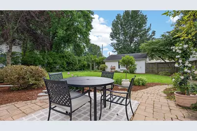 1605 E Taylor Street, Bloomington, IL 61701 - Photo 35