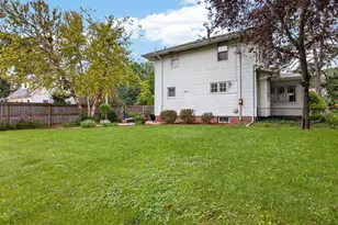 1605 E Taylor St, Bloomington, IL 61701 - Photo 29