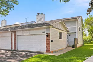 686 Mallard Ln, Deerfield, IL 60015 - Photo 1