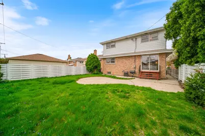 4945 N Neva Avenue, Chicago, IL 60656 - Photo 25