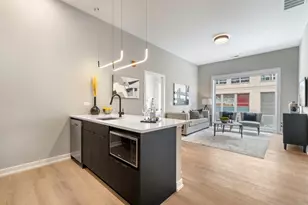 3217 N Clark St, Chicago, IL 60657 - Photo 3