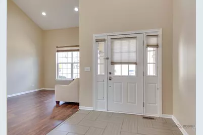 4 Waterton Drive, Streamwood, IL 60107 - Photo 3