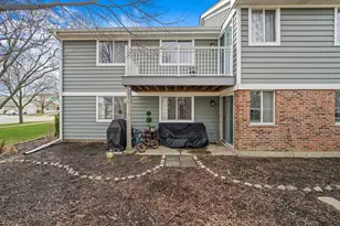 608 Hanover Ct, Schaumburg, IL 60194 - Photo 3